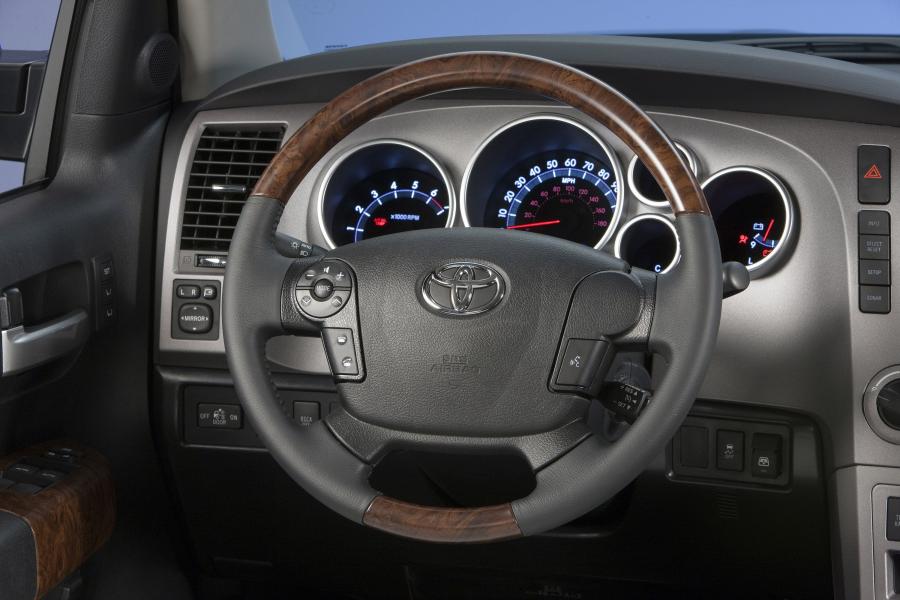  Toyota Tundra CrewMax Platinum Package 2010 года  (фото 5 из 32)